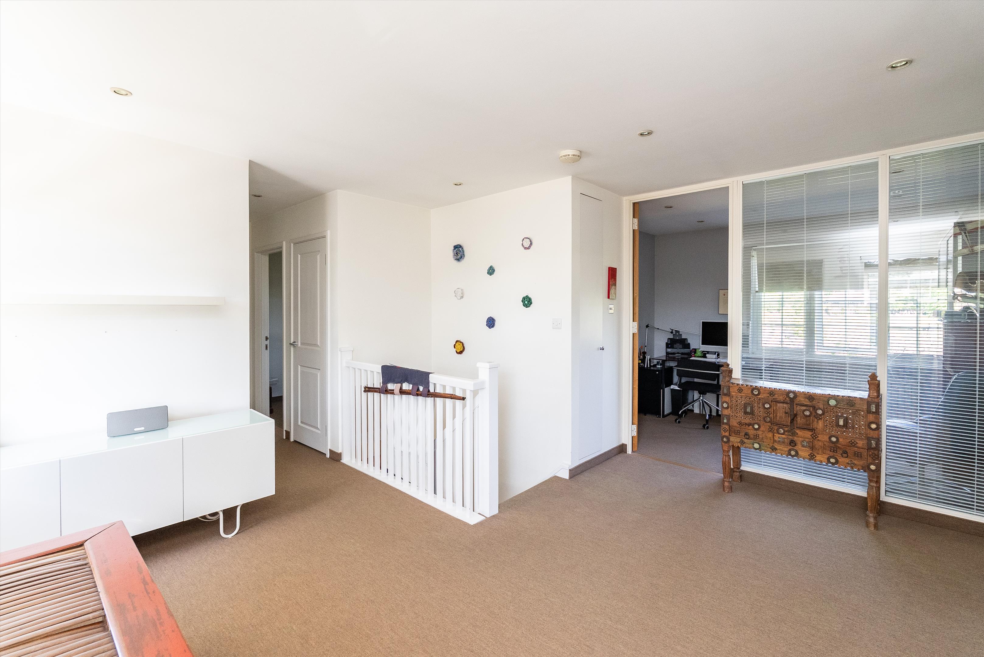 Peregrine Way, London, SW19