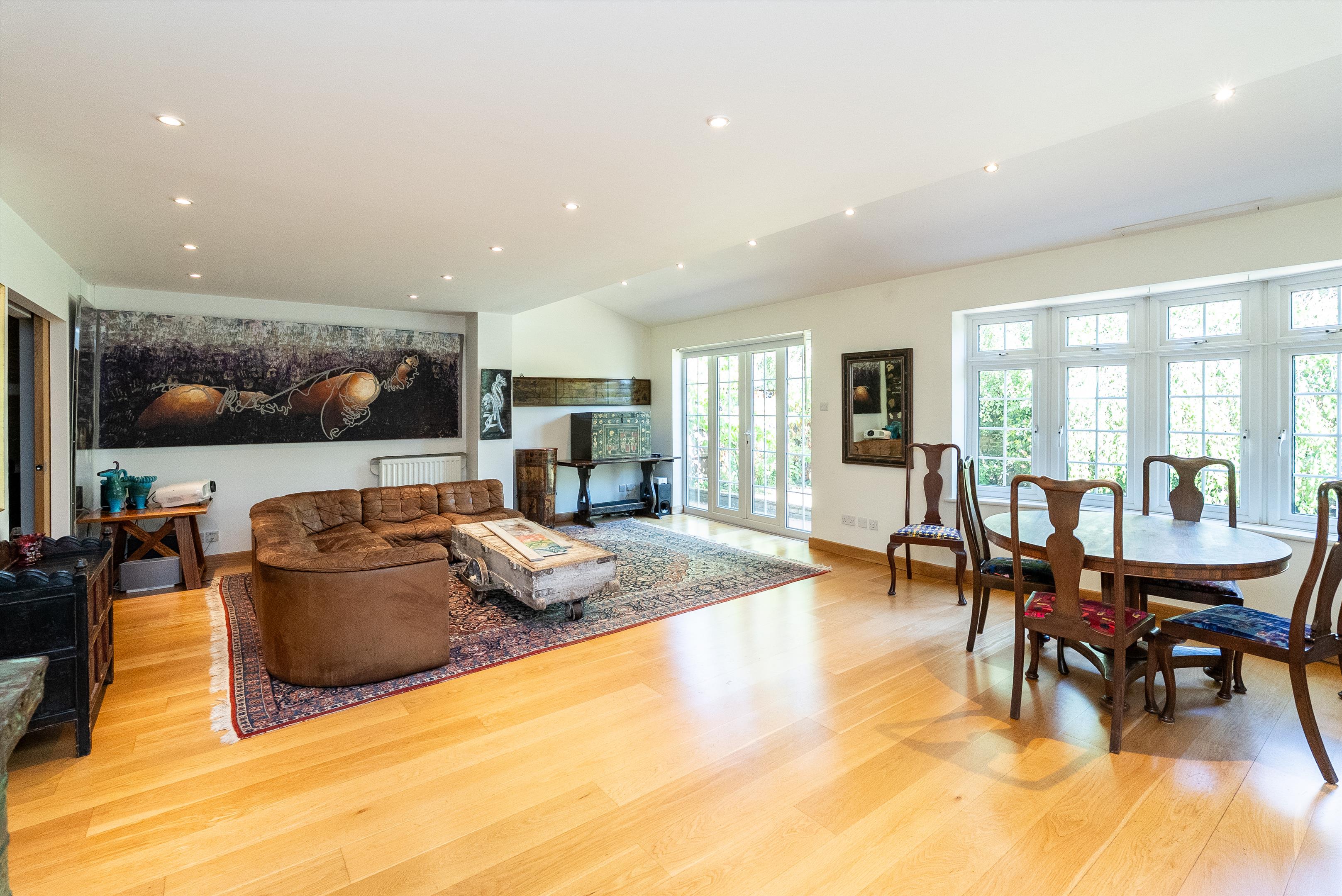 Peregrine Way, London, SW19