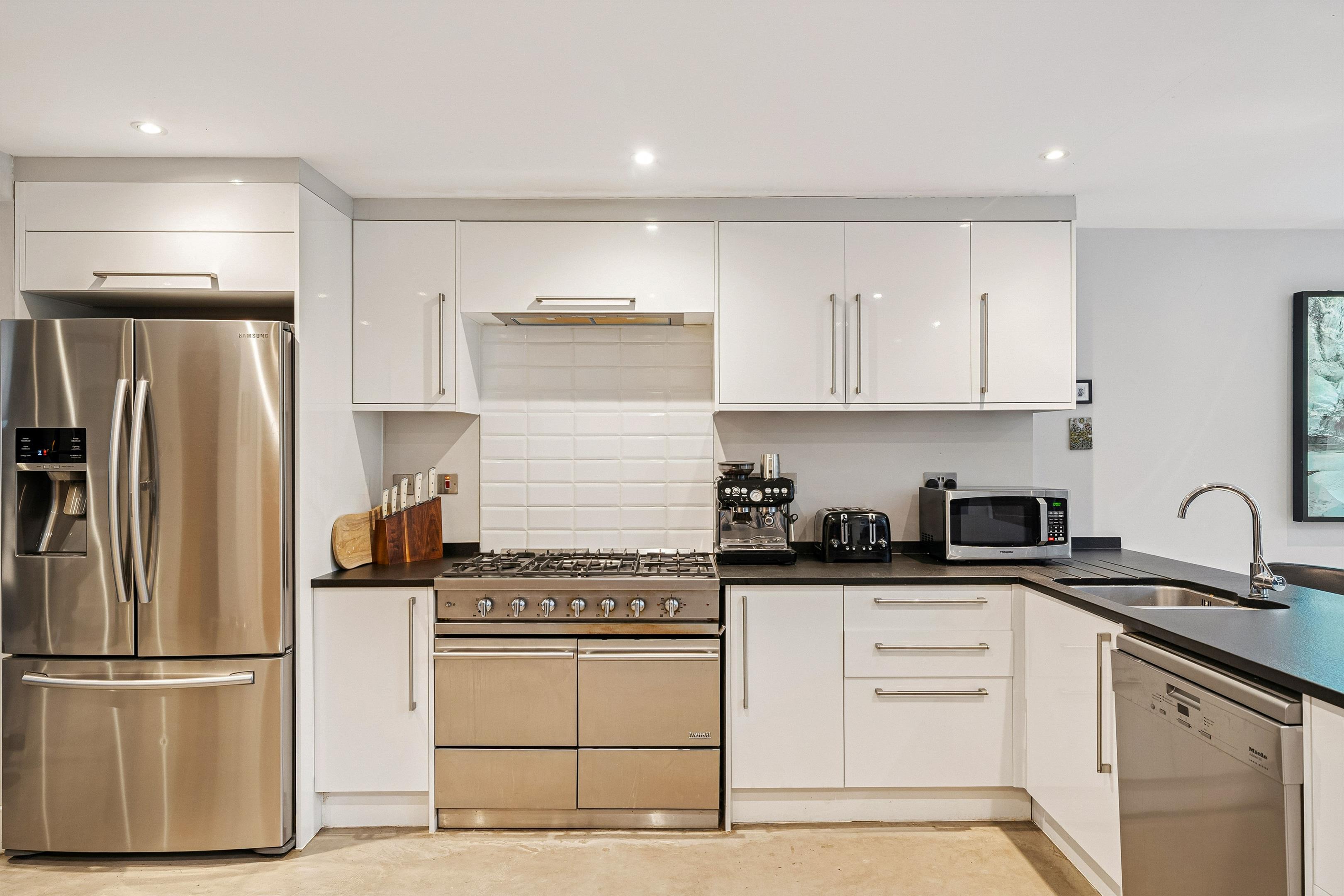St. James's Drive, London SW17