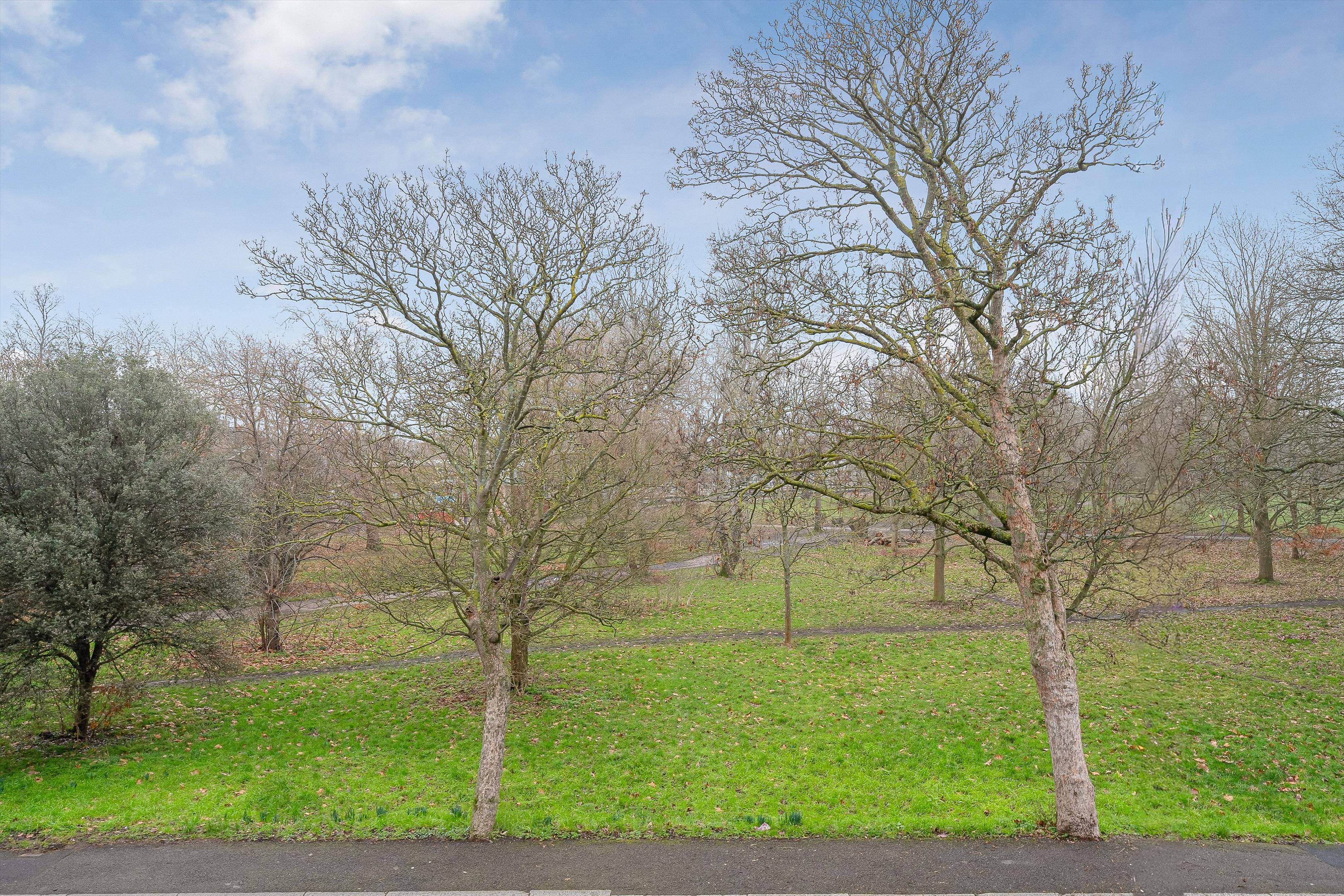 St. James's Drive, London SW17