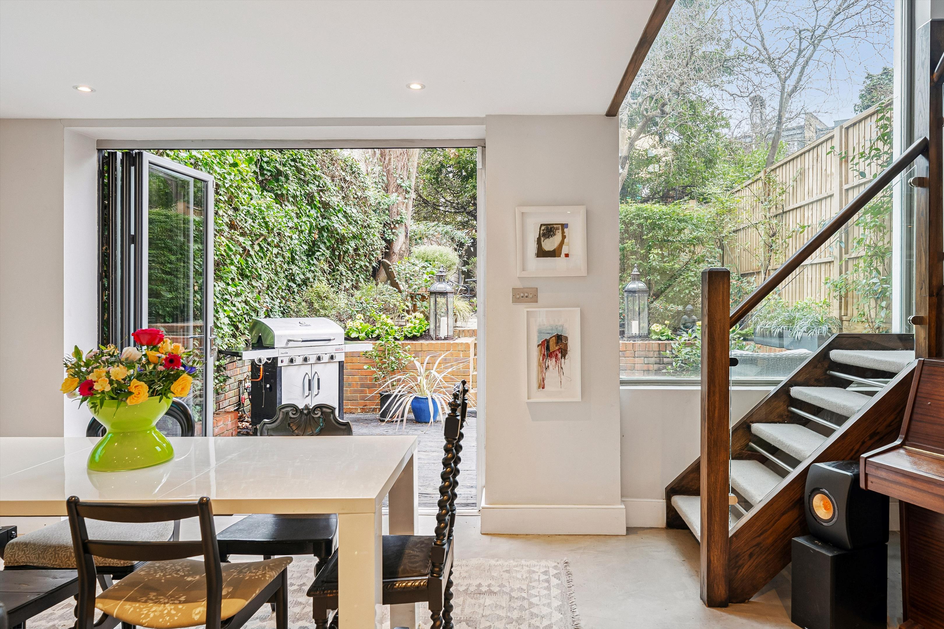 St. James's Drive, London SW17