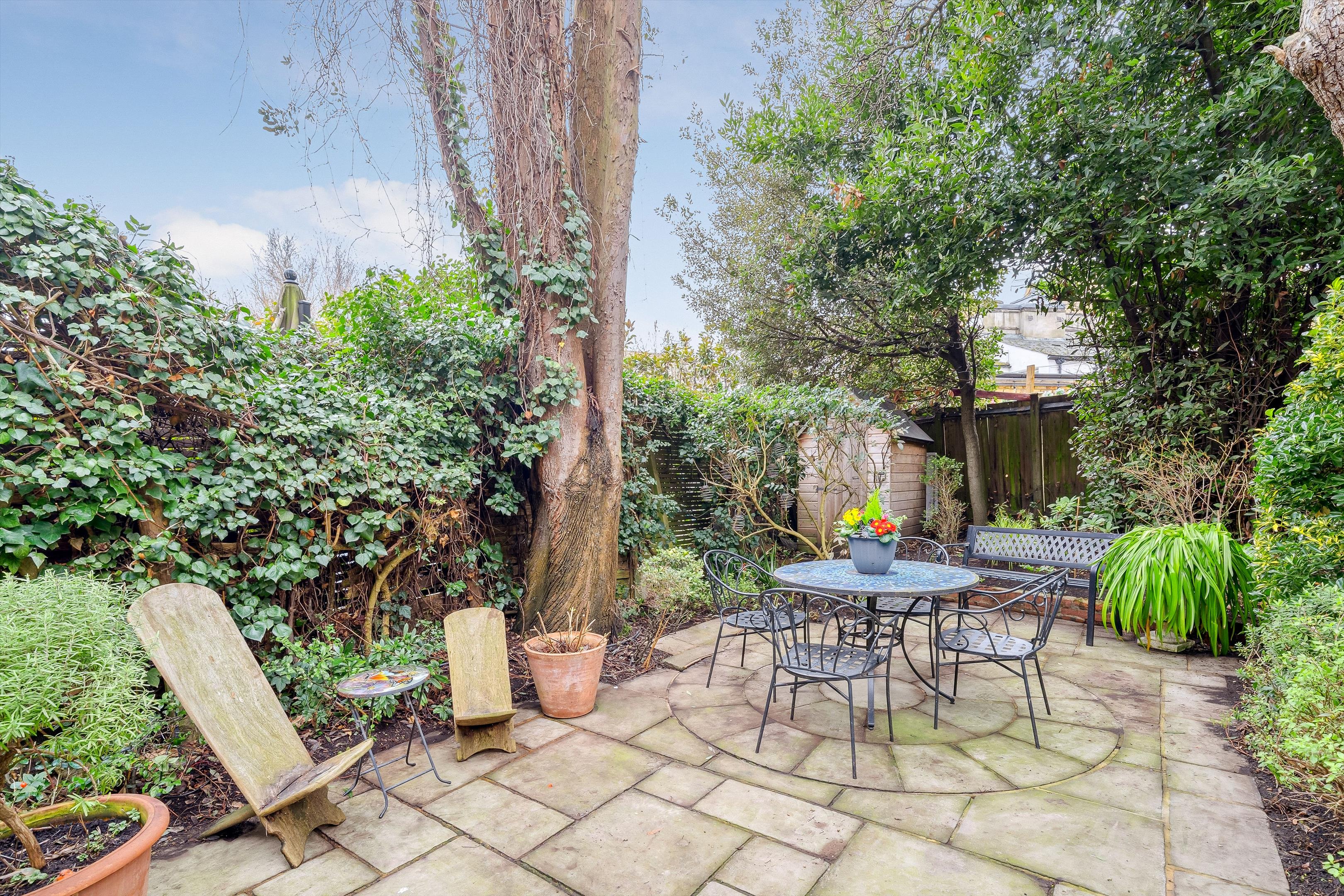 St. James's Drive, London SW17