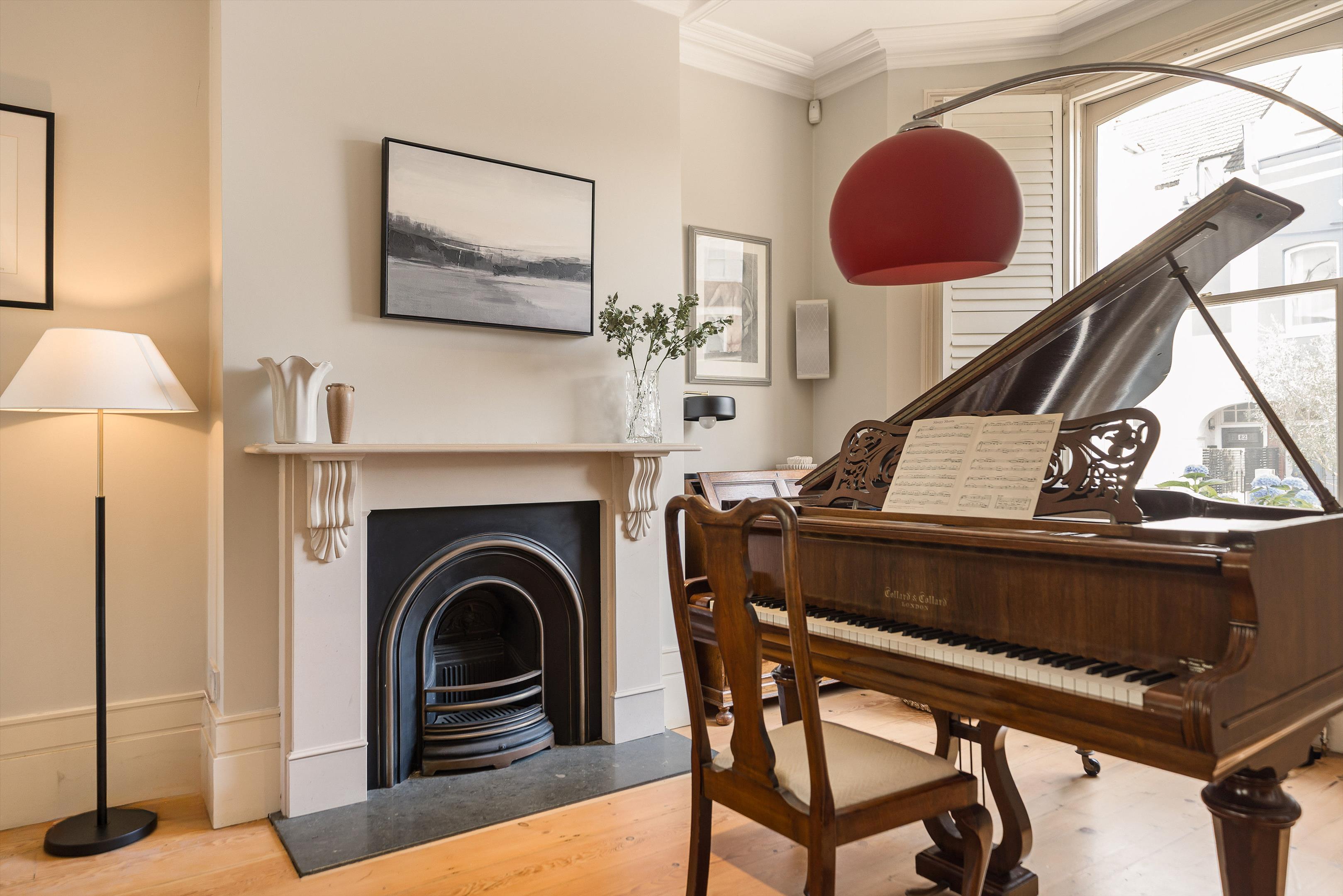 St. James's Drive, London, SW17