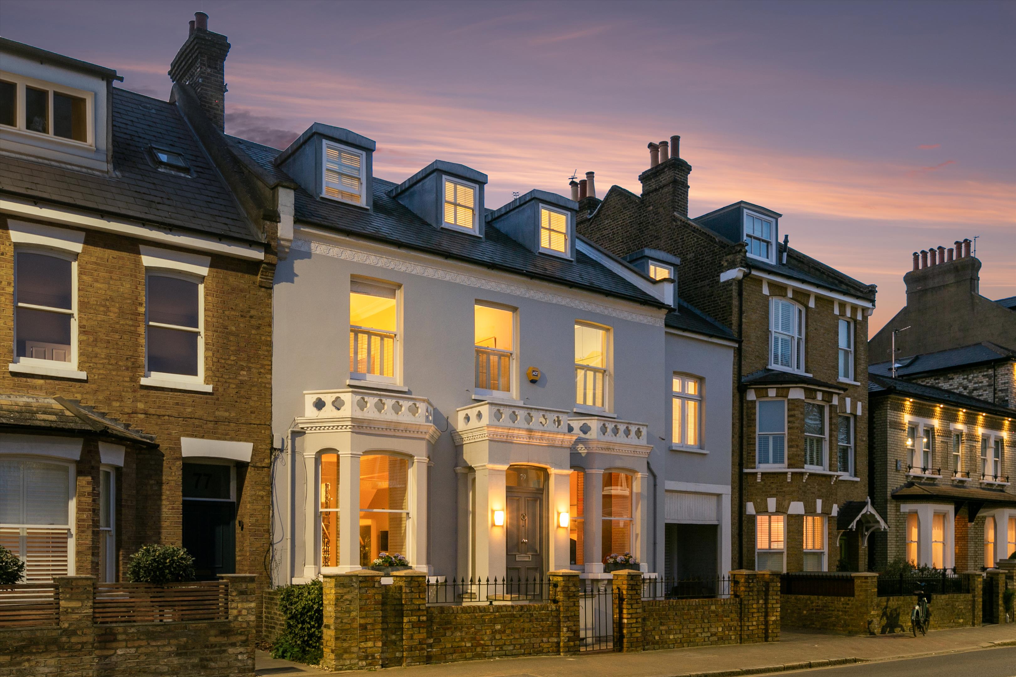 St. James's Drive, London, SW17