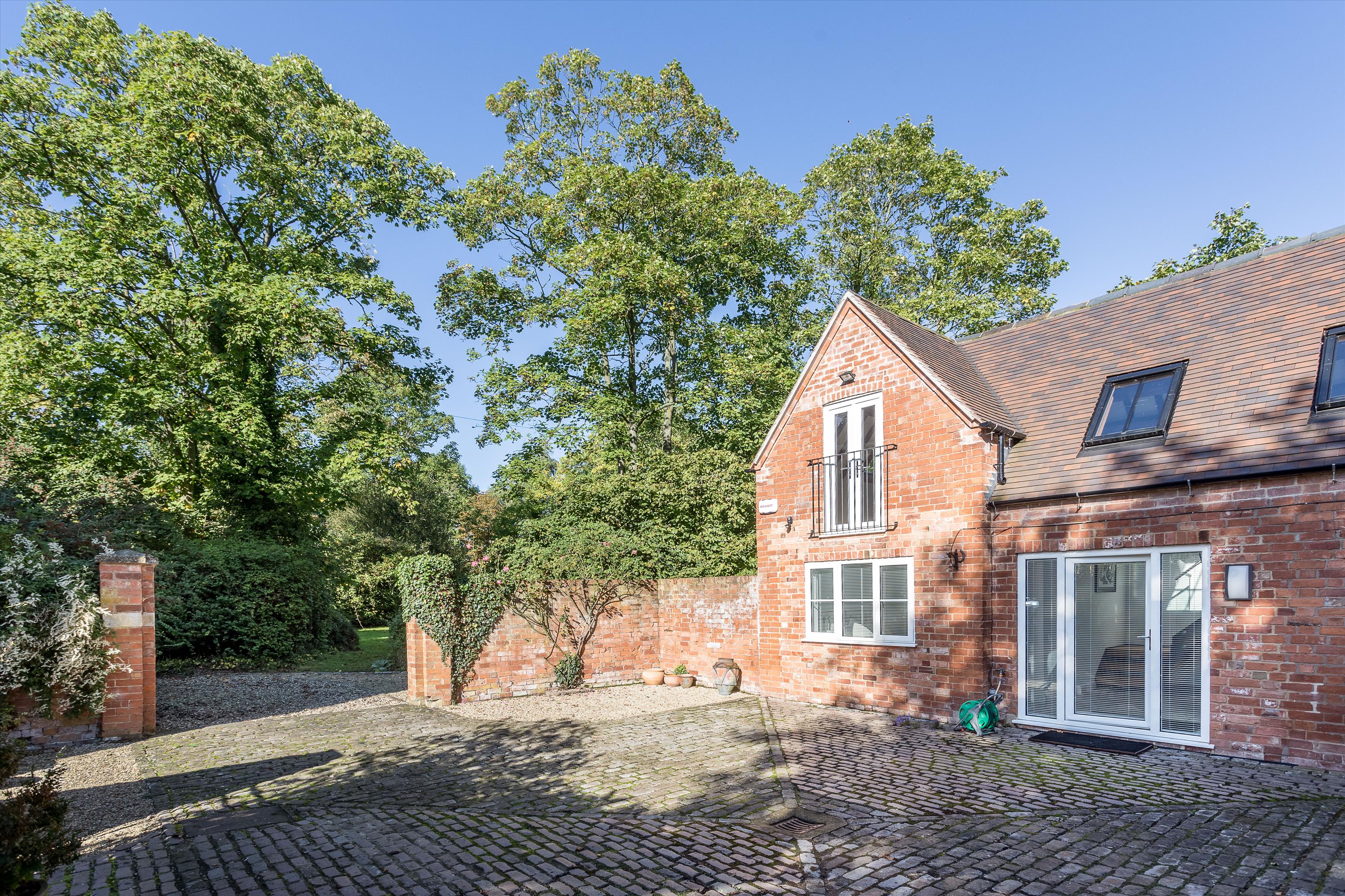 Churchend, Twyning, Gloucestershire, GL20