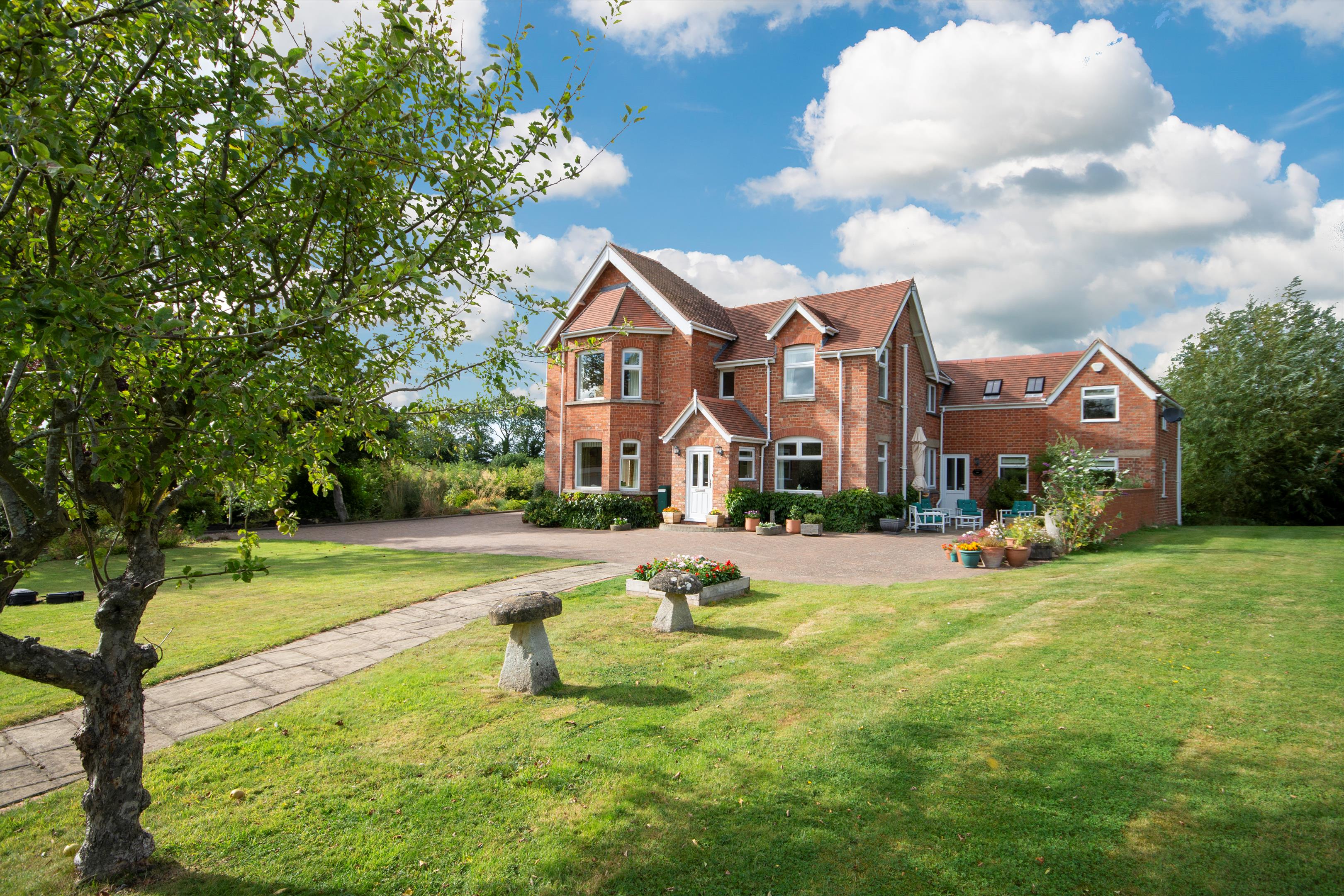 Mill Lane, Prestbury, Cheltenham, Gloucestershire, GL52