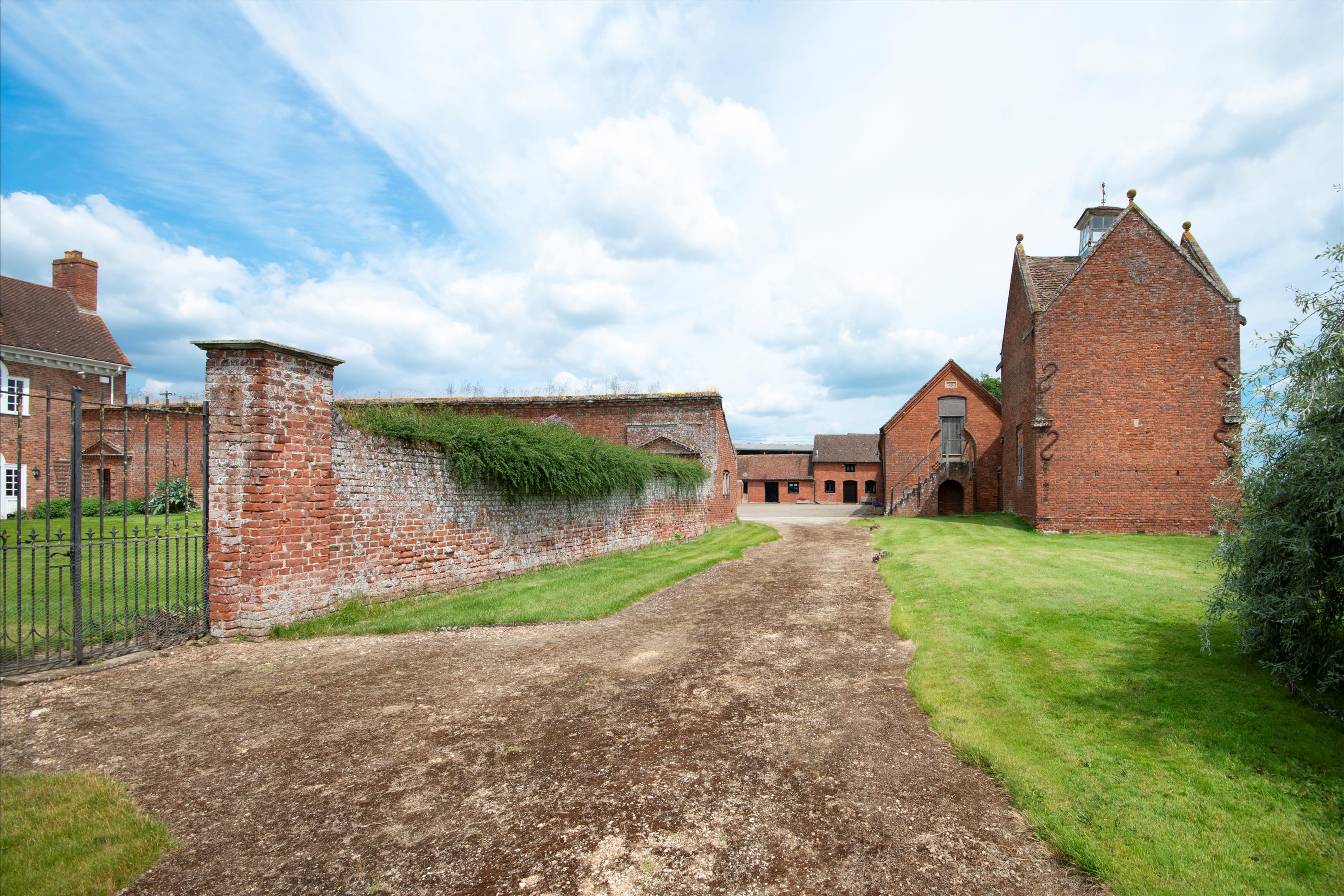 Forthampton, Gloucestershire, GL19