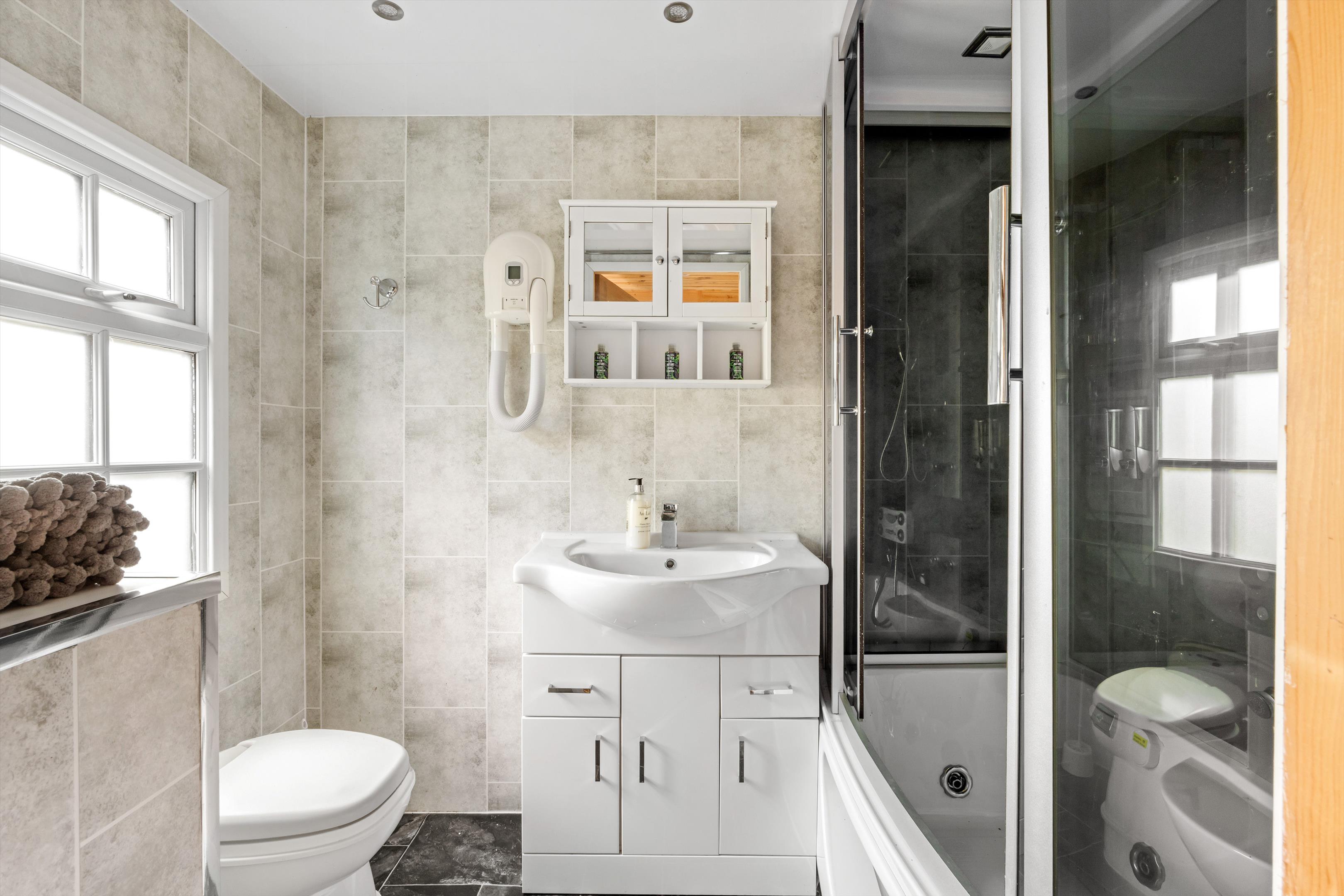 Woolstone, Cheltenham, Gloucestershire GL52