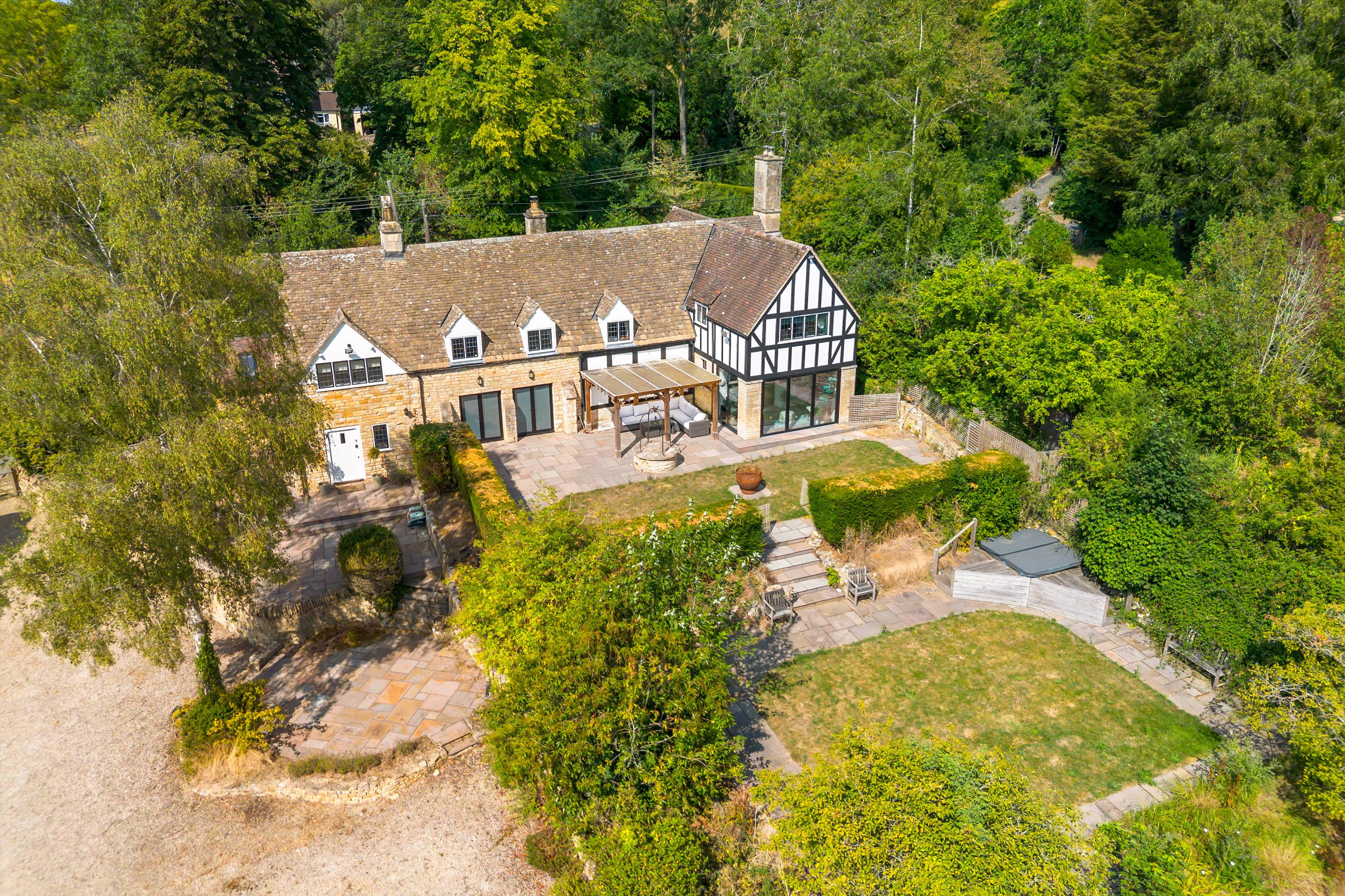 Woolstone, Cheltenham, Gloucestershire GL52