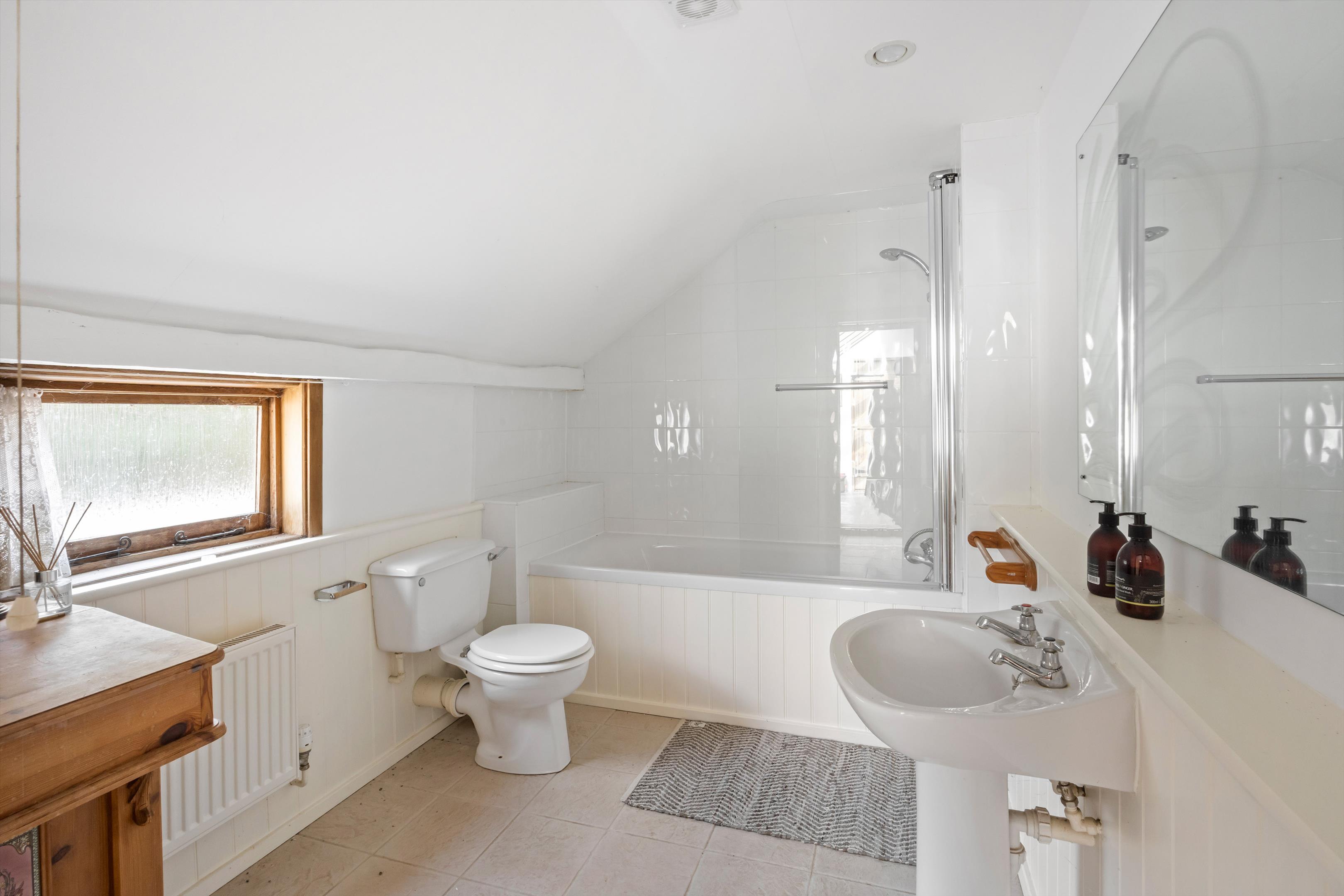 Woolstone, Cheltenham, Gloucestershire GL52