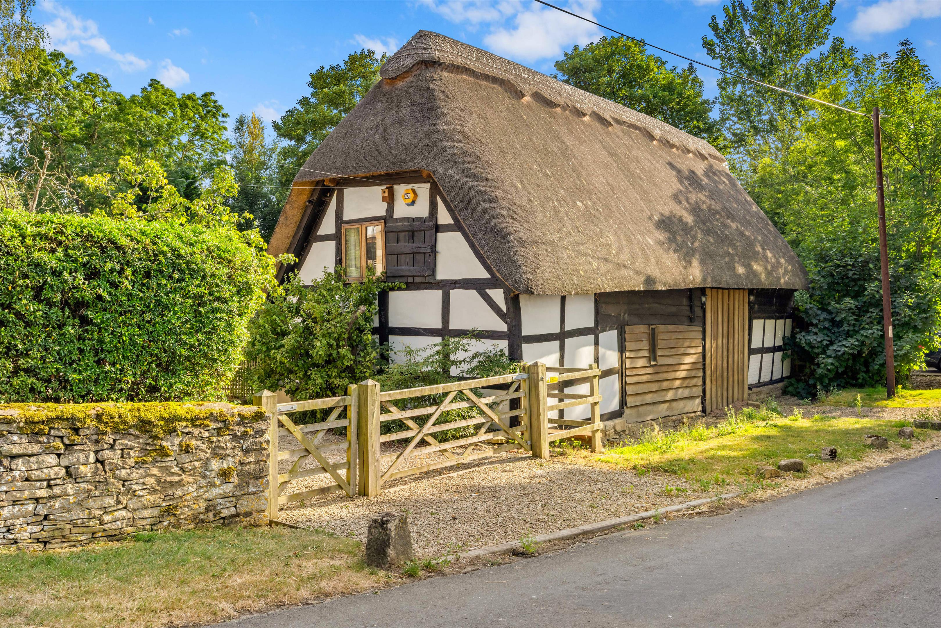Woolstone, Cheltenham, Gloucestershire GL52