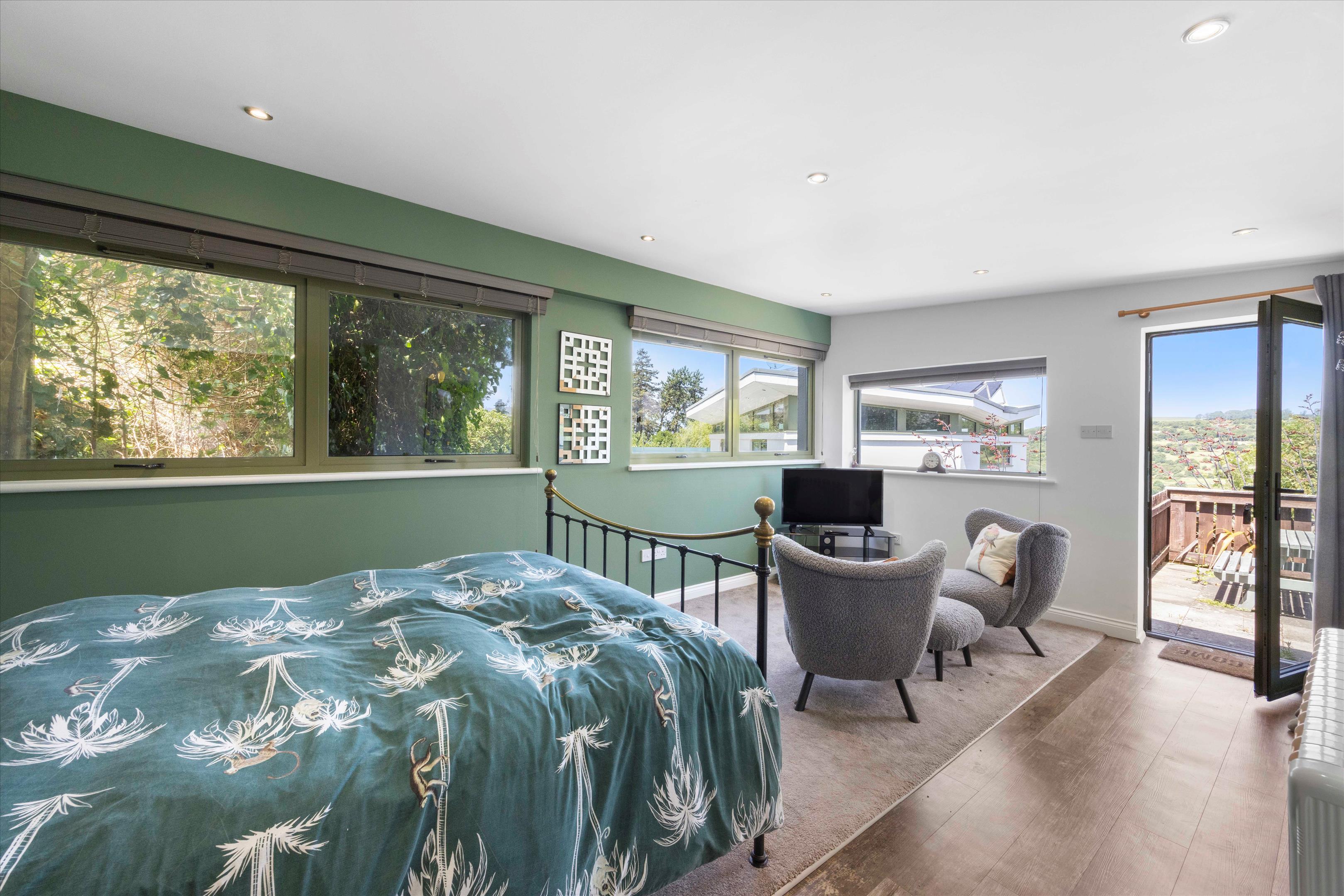 Cleeve Hill, Cheltenham, Gloucestershire GL52