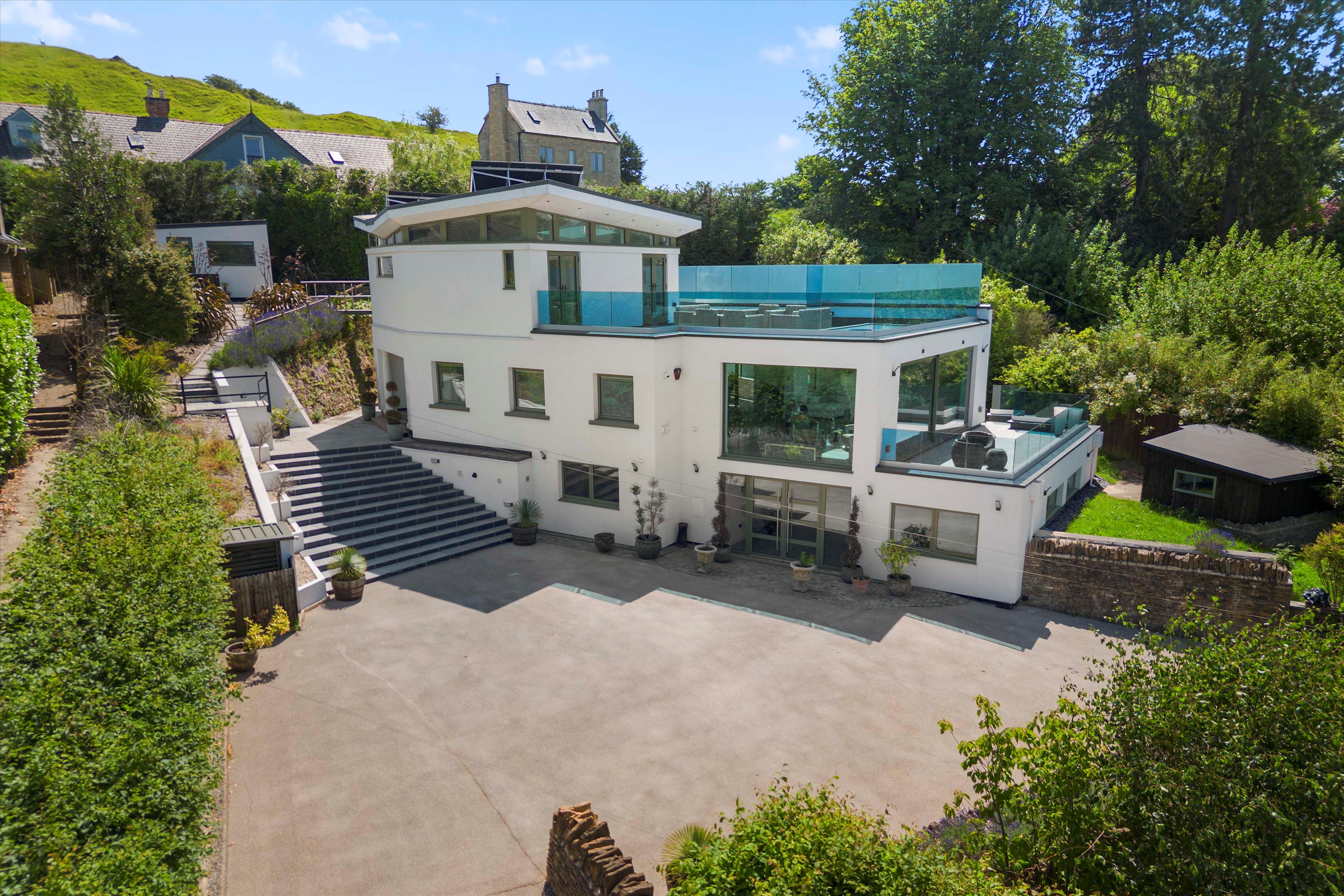 Cleeve Hill, Cheltenham, Gloucestershire GL52