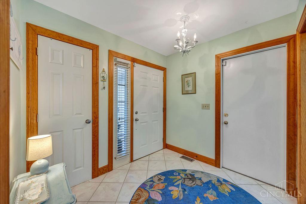 6195 Fairfield Road 3