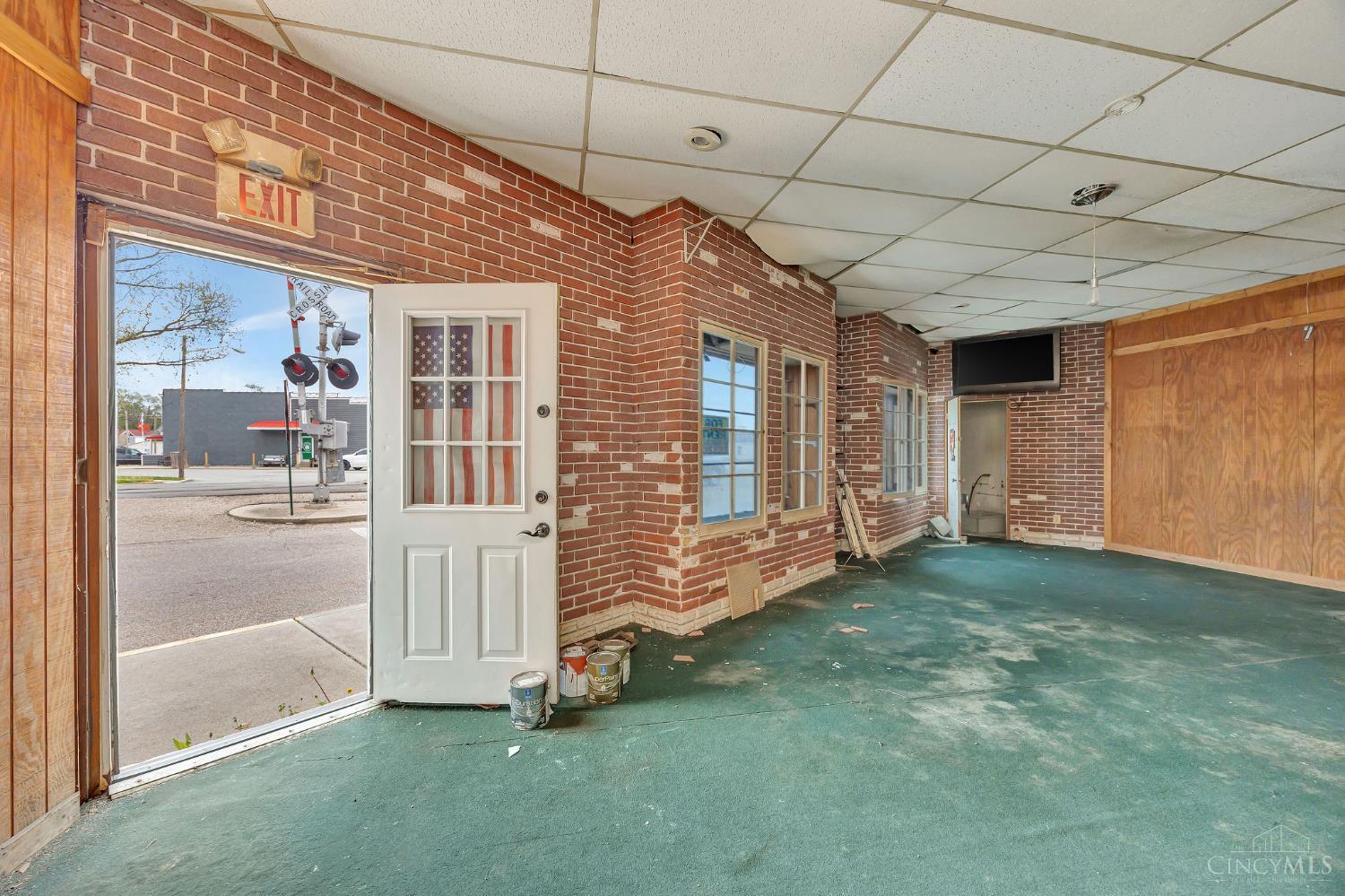 100 Brookville Rd