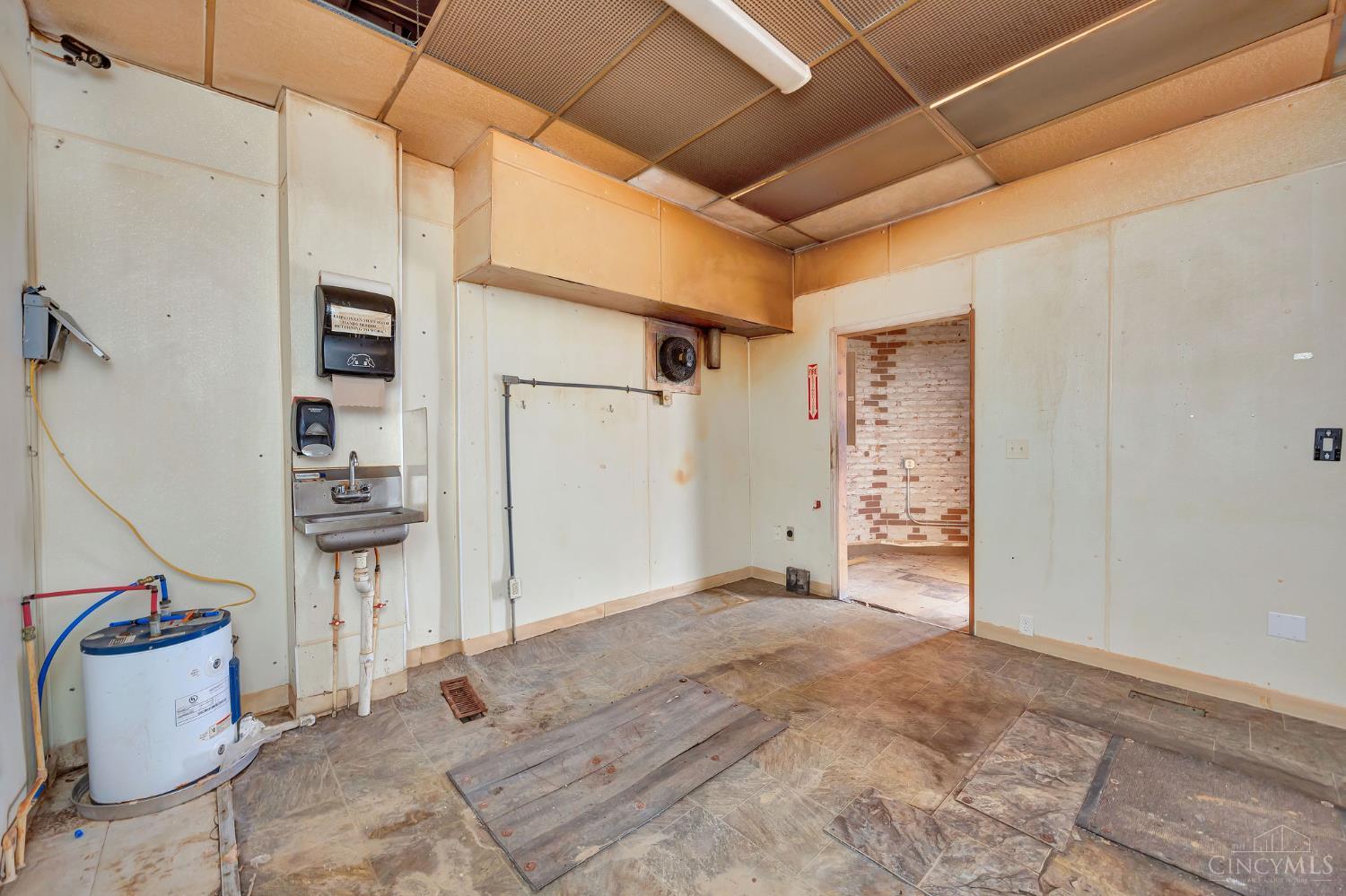 100 Brookville Rd