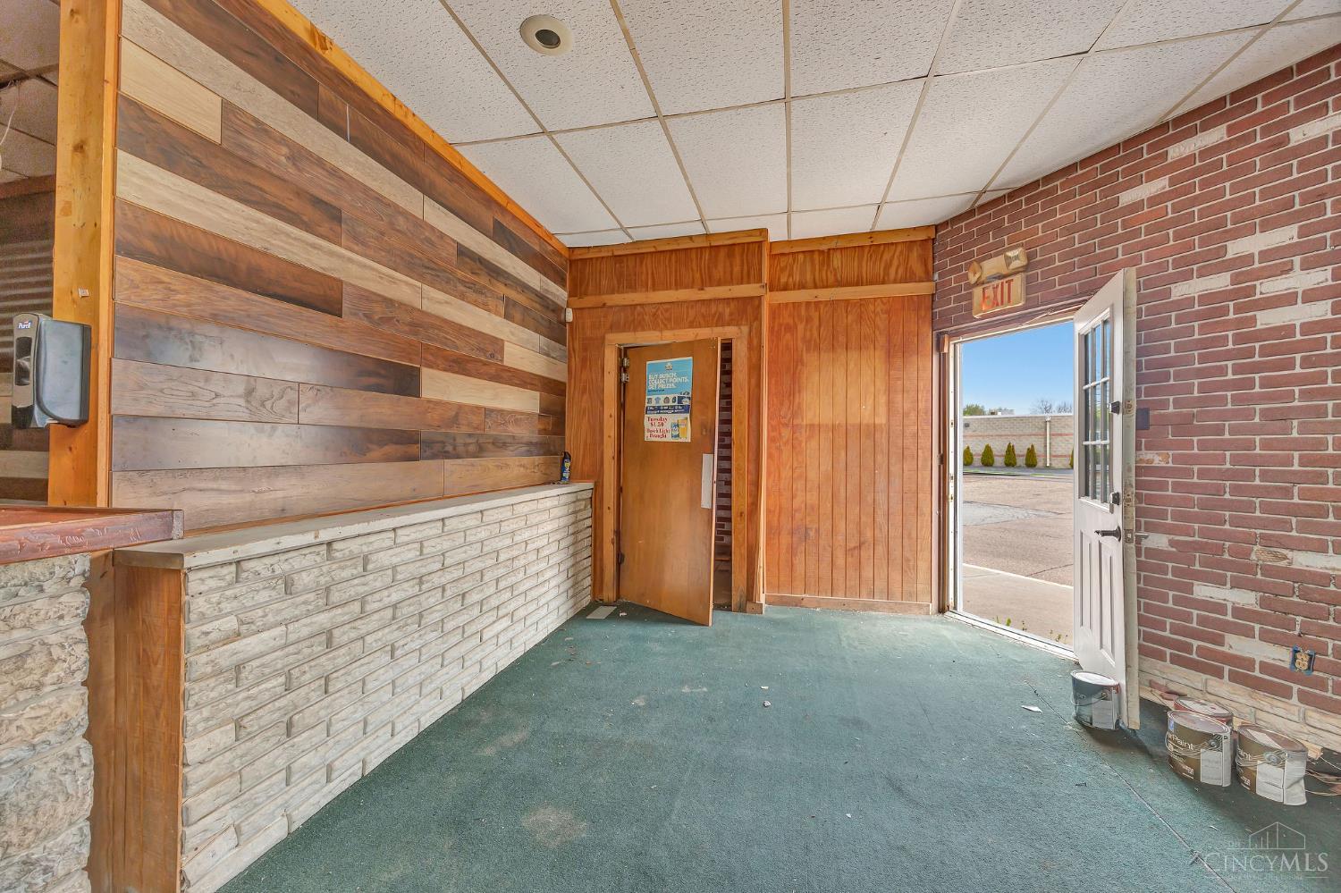 100 Brookville Rd