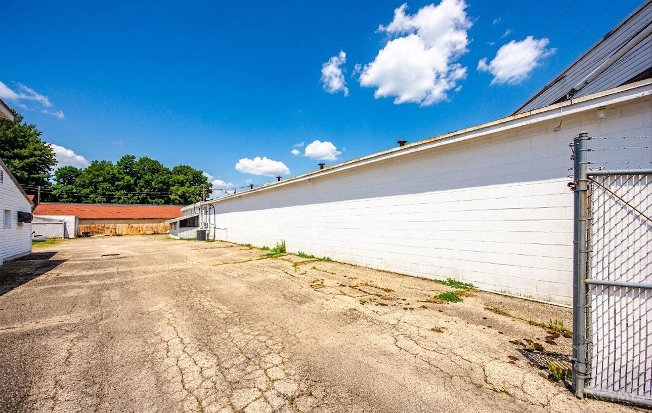 100 Brookville Rd