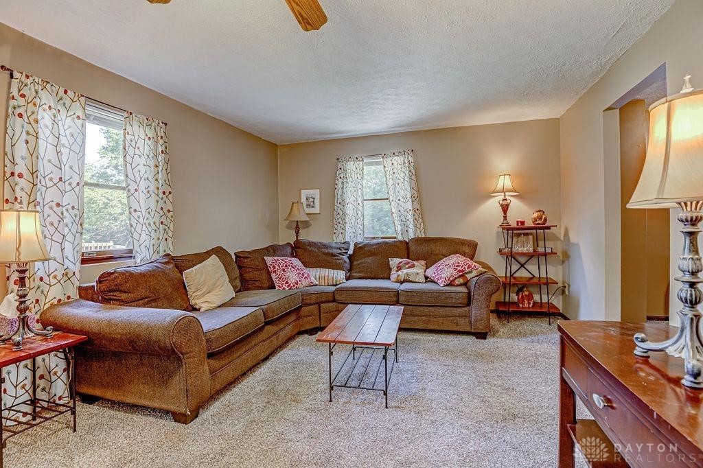 200 W Sycamore Street