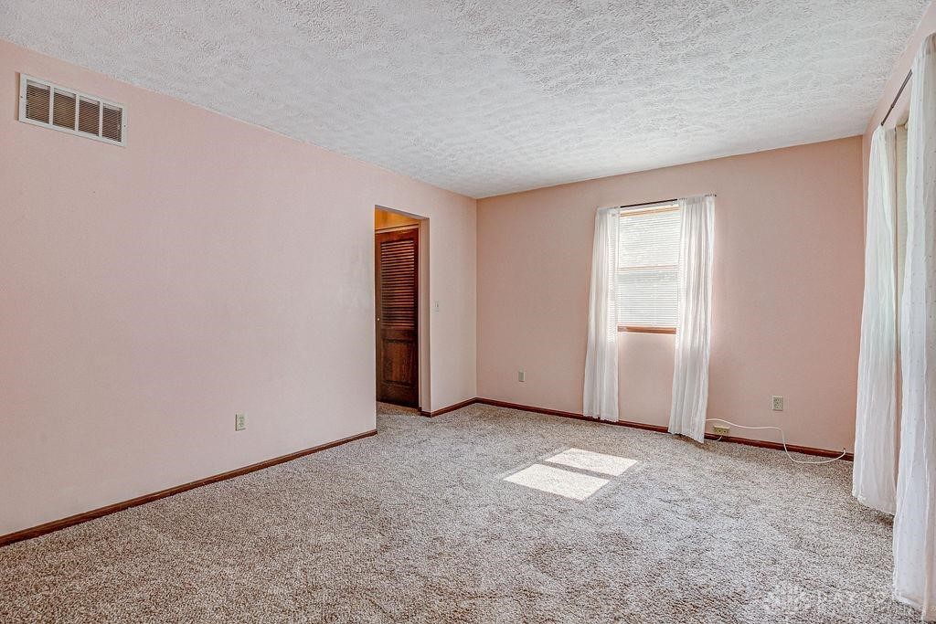 200 W Sycamore Street