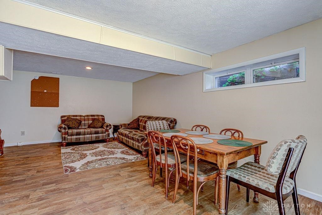 200 W Sycamore Street