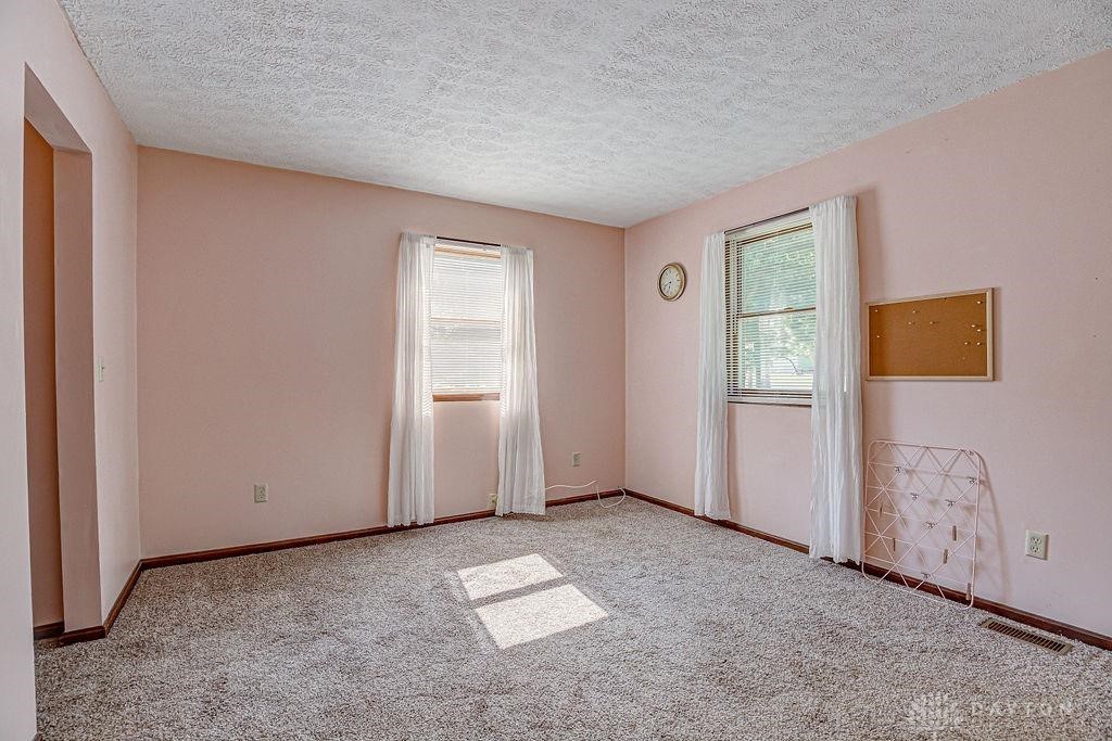 200 W Sycamore Street