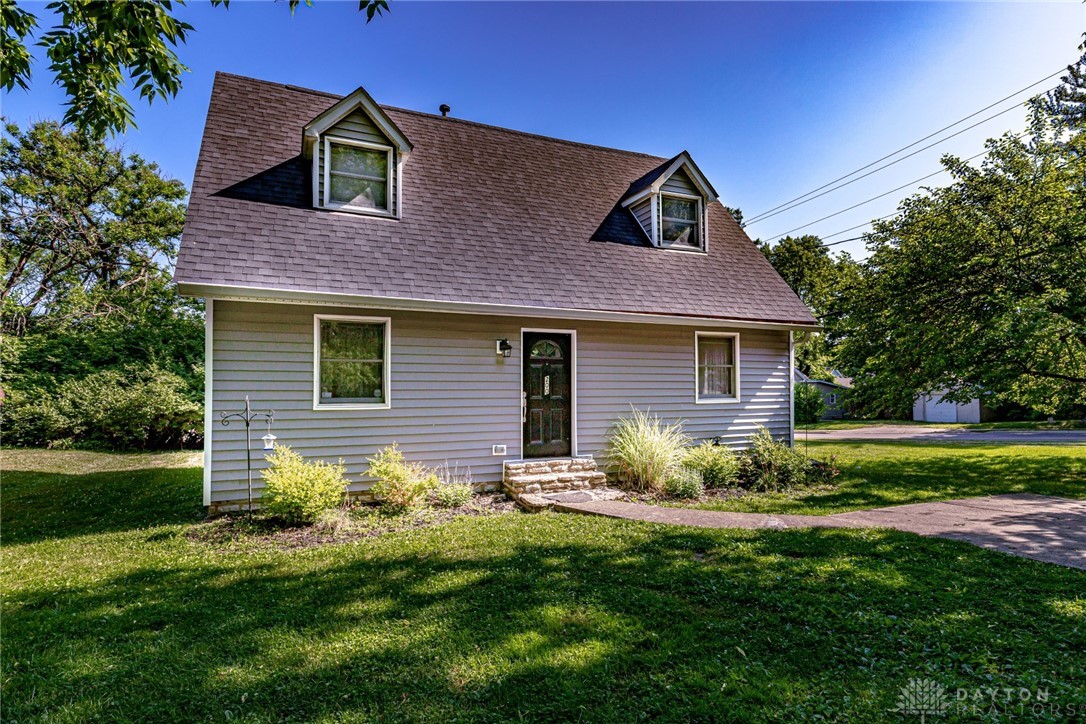 200 W Sycamore Street