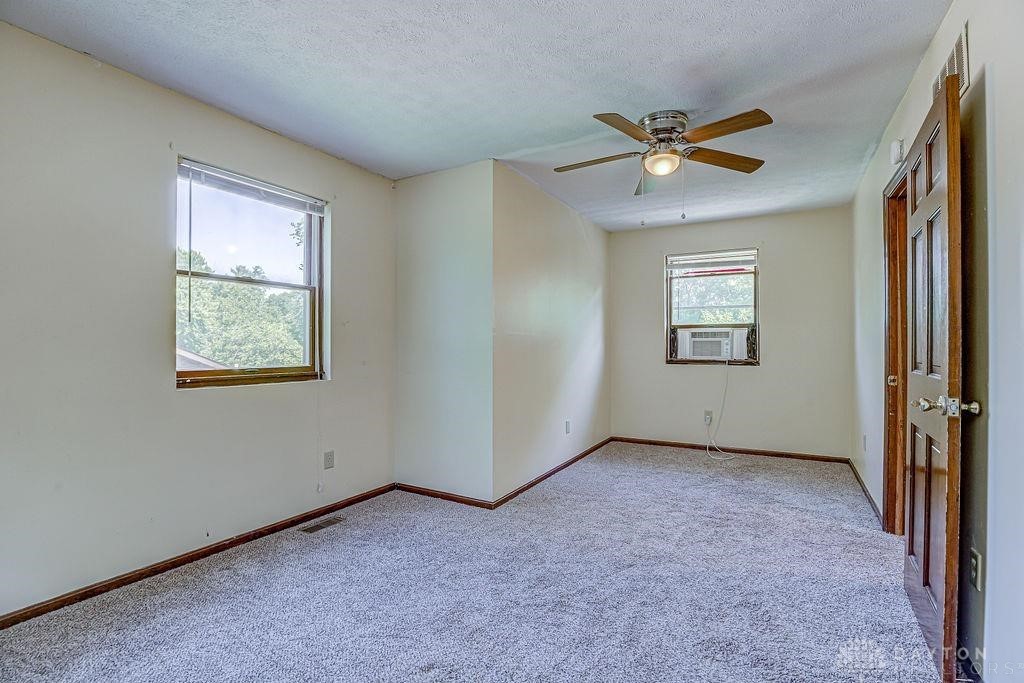 200 W Sycamore Street