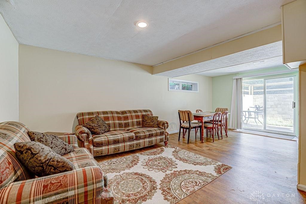 200 W Sycamore Street