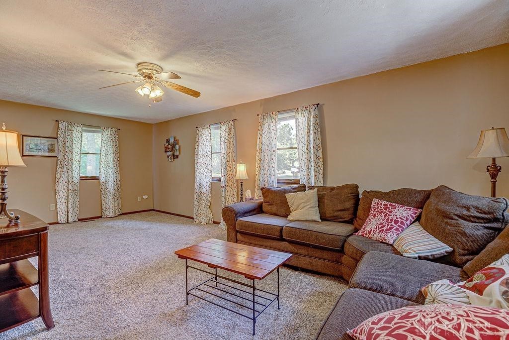 200 W Sycamore Street