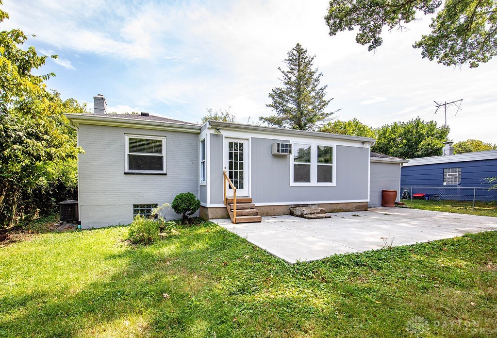 1475 Antoinette Avenue