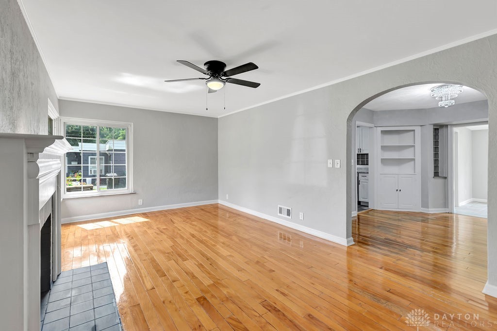 1475 Antoinette Avenue