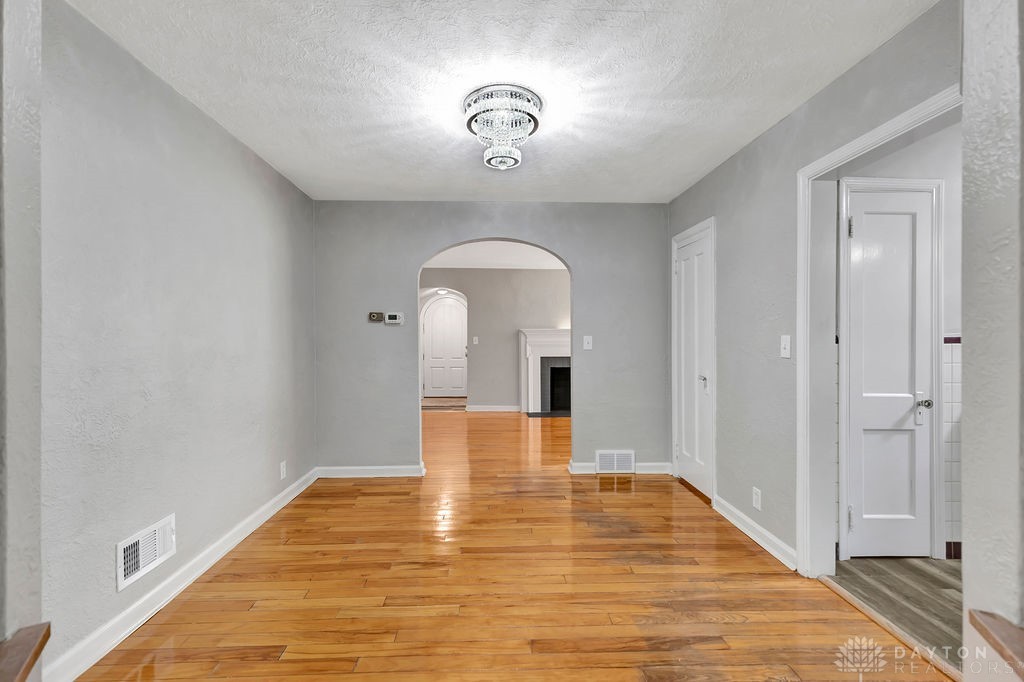 1475 Antoinette Avenue