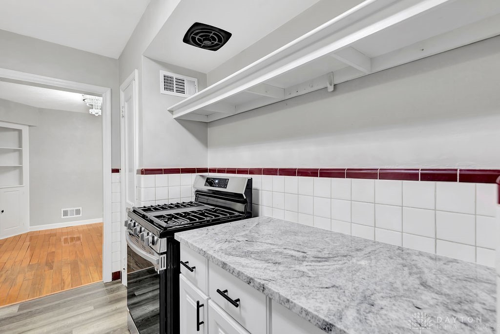 1475 Antoinette Avenue