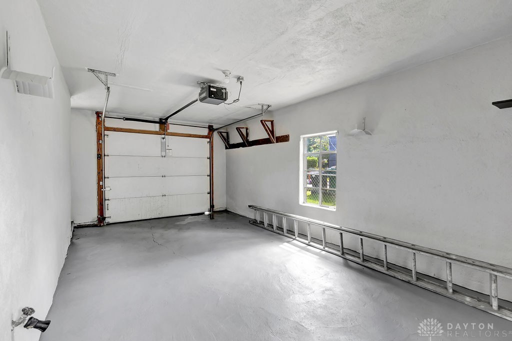 1475 Antoinette Avenue