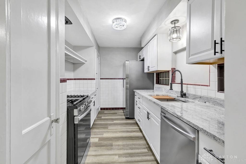 1475 Antoinette Avenue