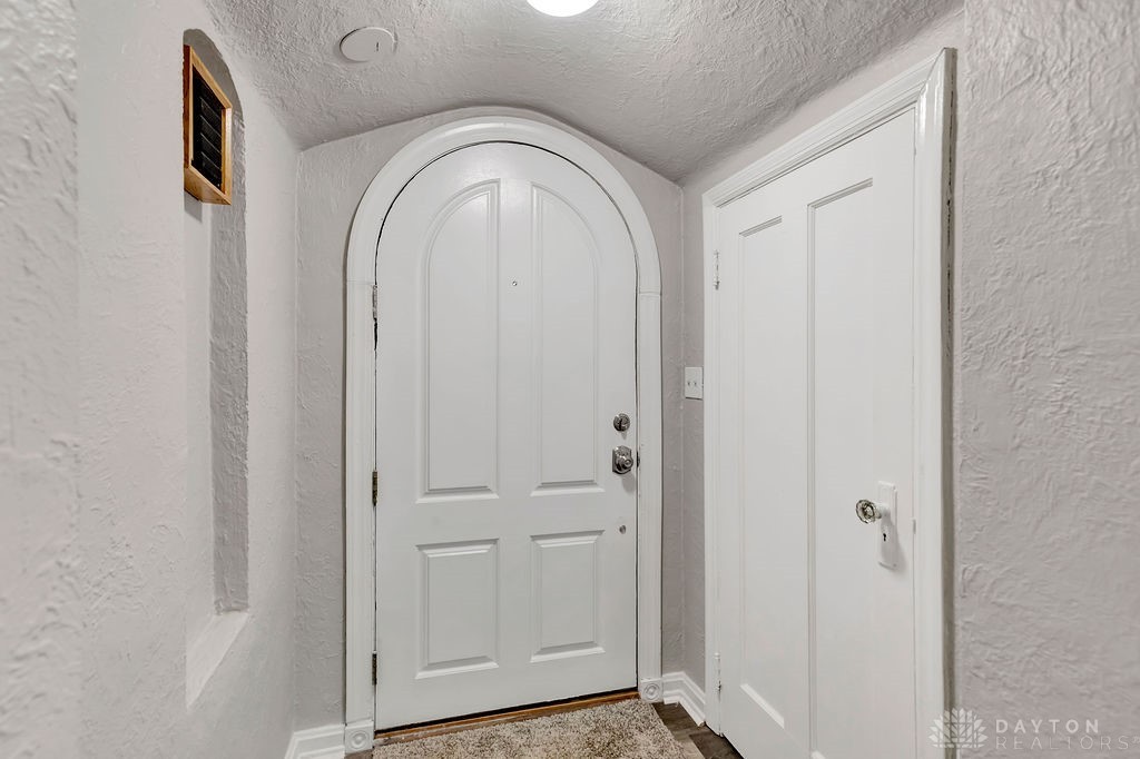 1475 Antoinette Avenue