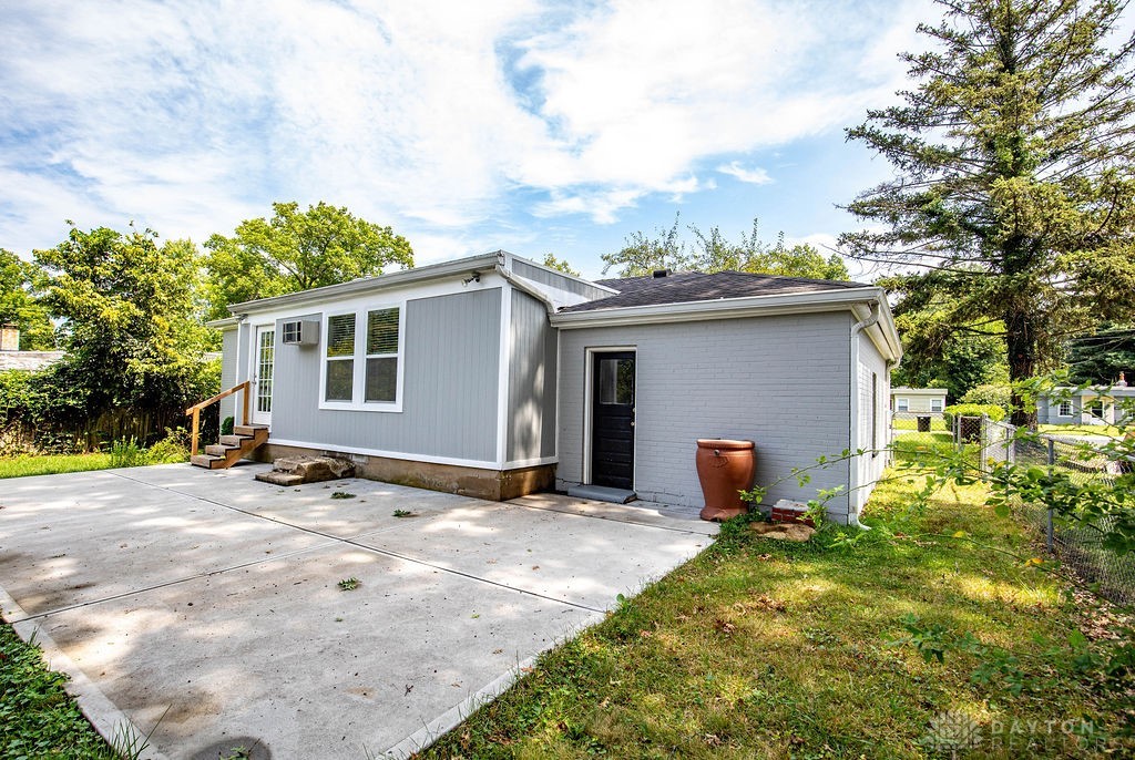 1475 Antoinette Avenue