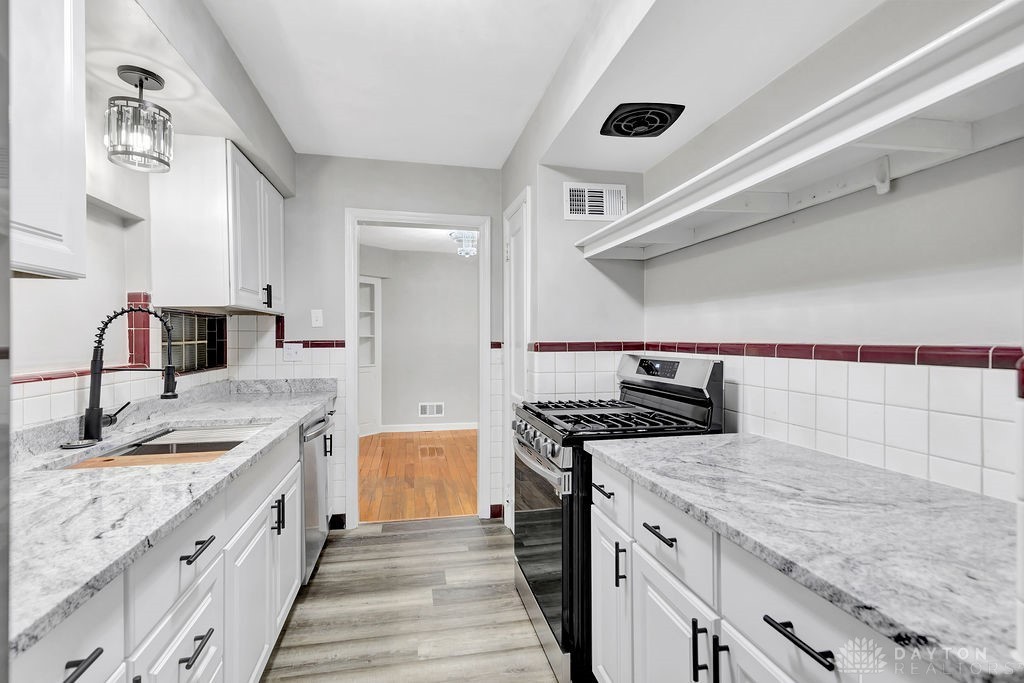 1475 Antoinette Avenue