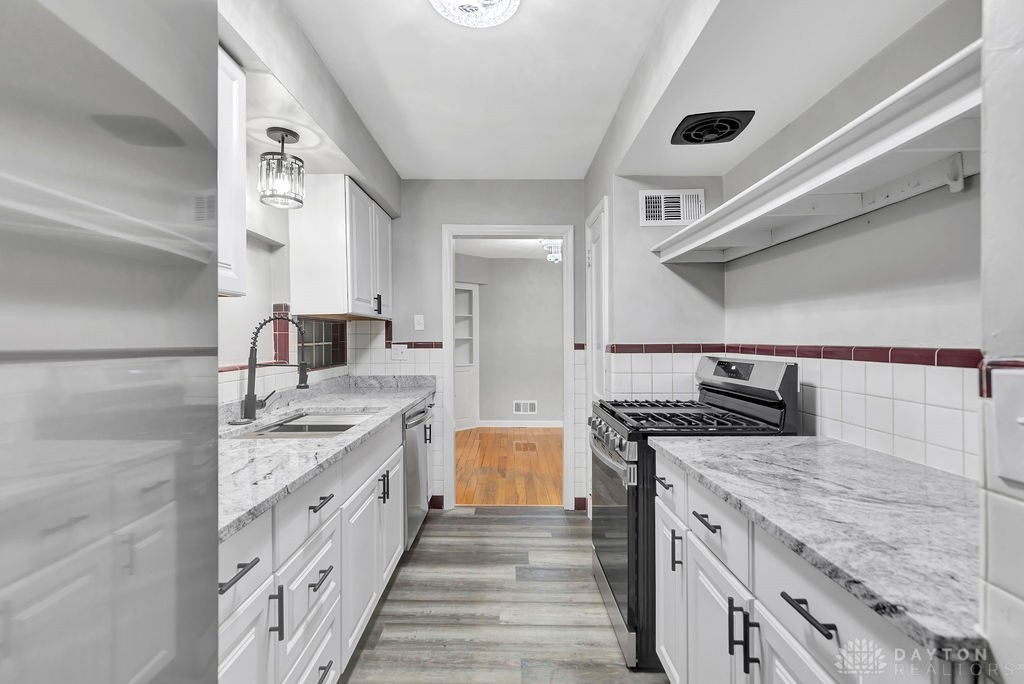 1475 Antoinette Avenue