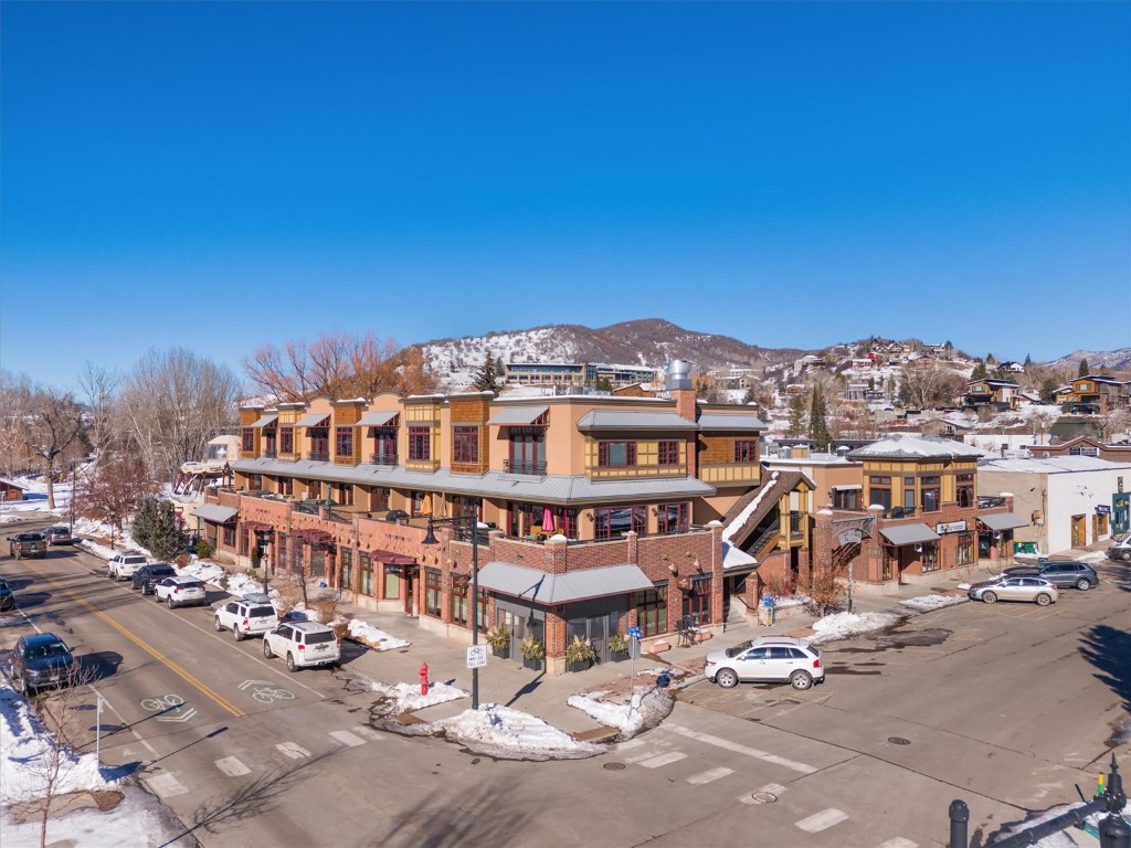 1110 Yampa STREET R8