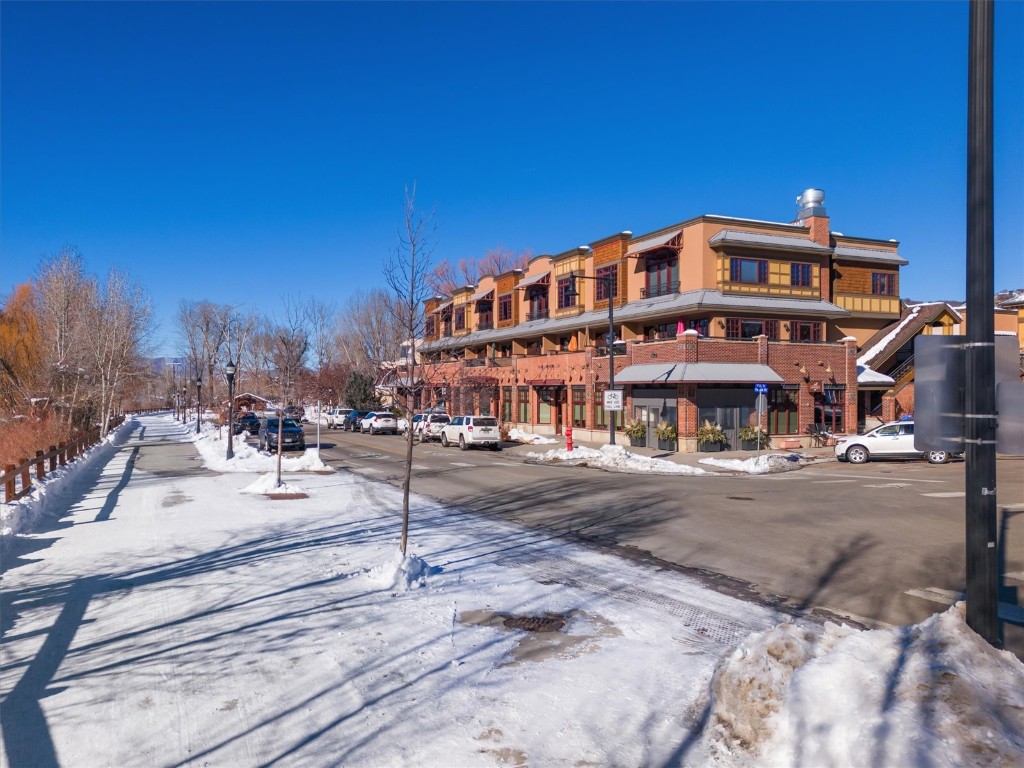 1110 Yampa STREET R8