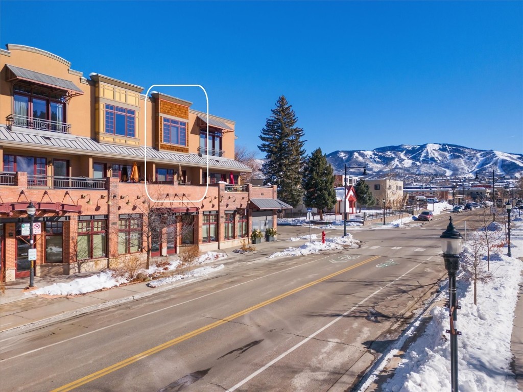 1110 Yampa STREET R8