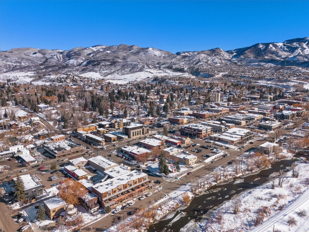 1110 Yampa STREET R8