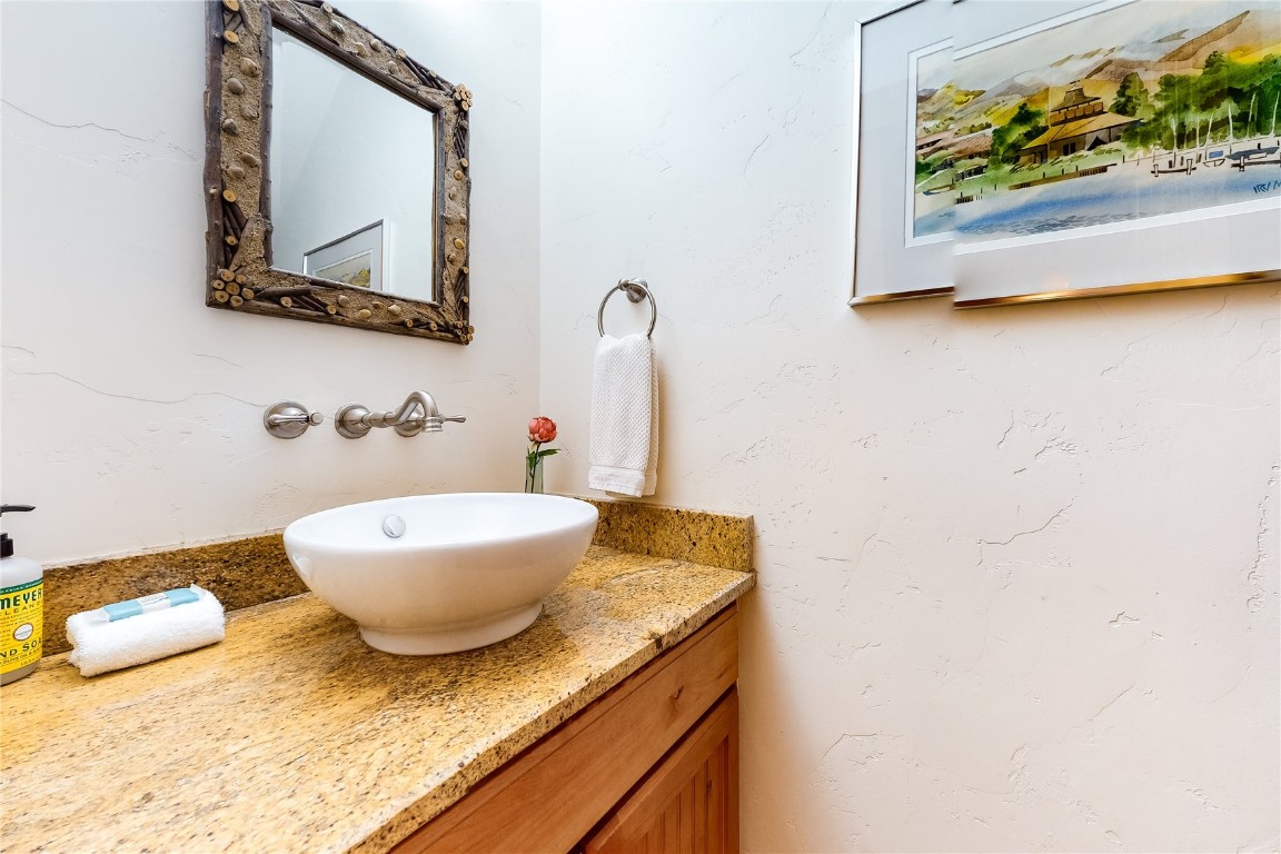 1110 Yampa STREET R8