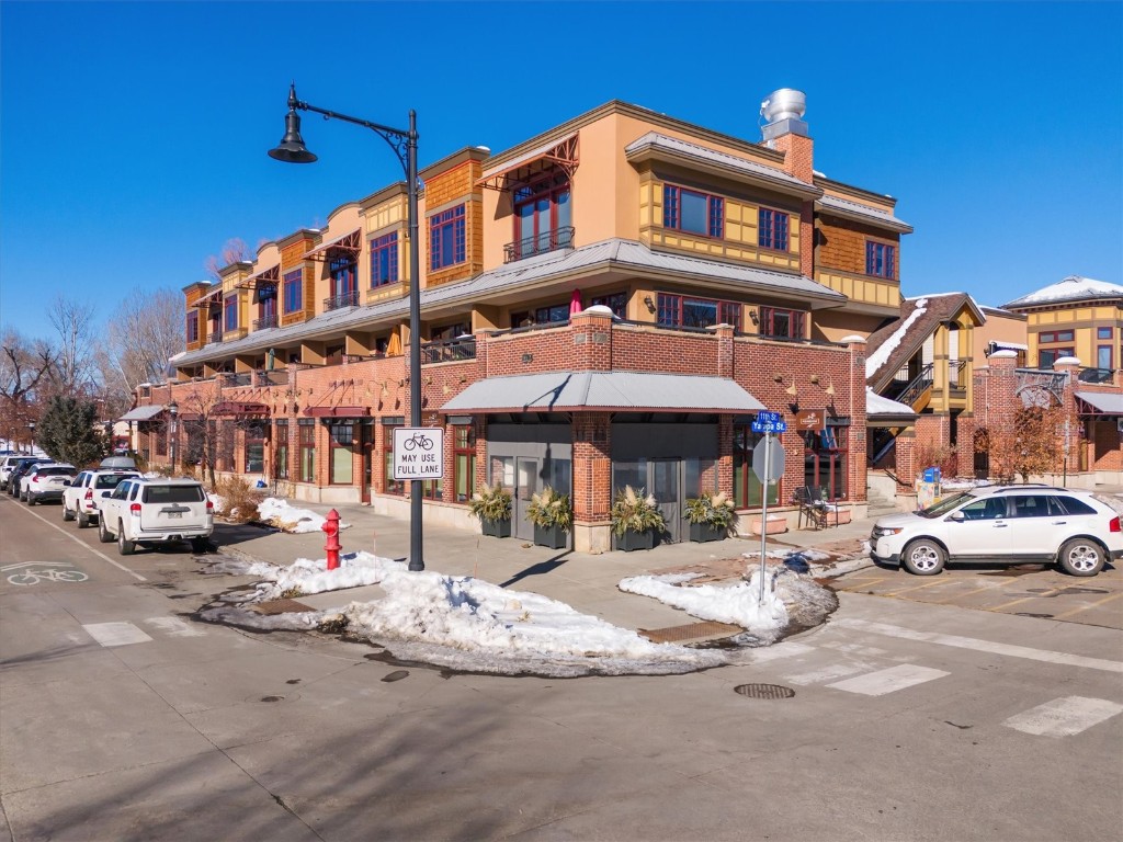 1110 Yampa STREET R8