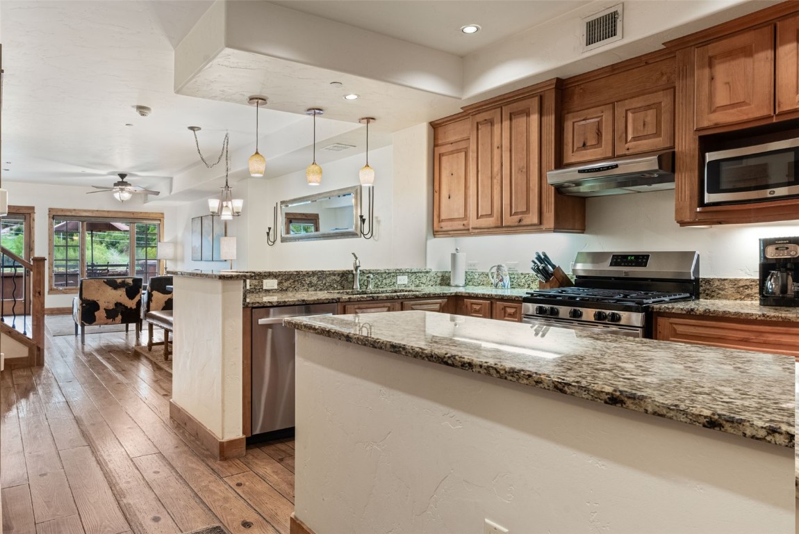 1110 Yampa STREET R8