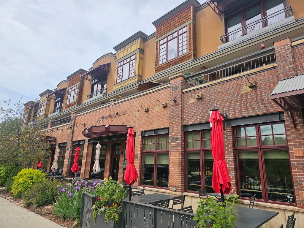 1110 Yampa STREET R8