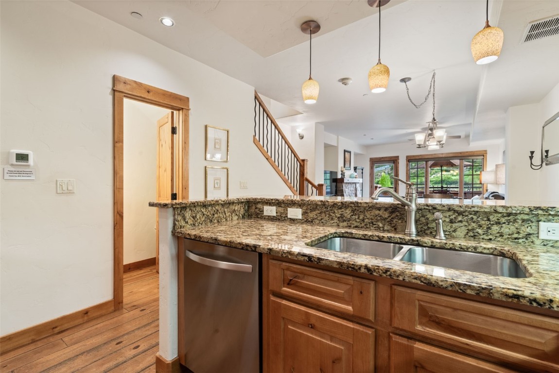 1110 Yampa STREET R8