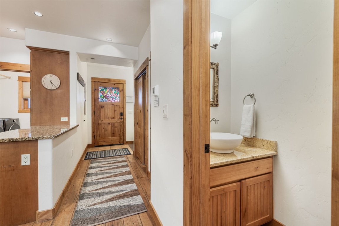 1110 Yampa STREET R8